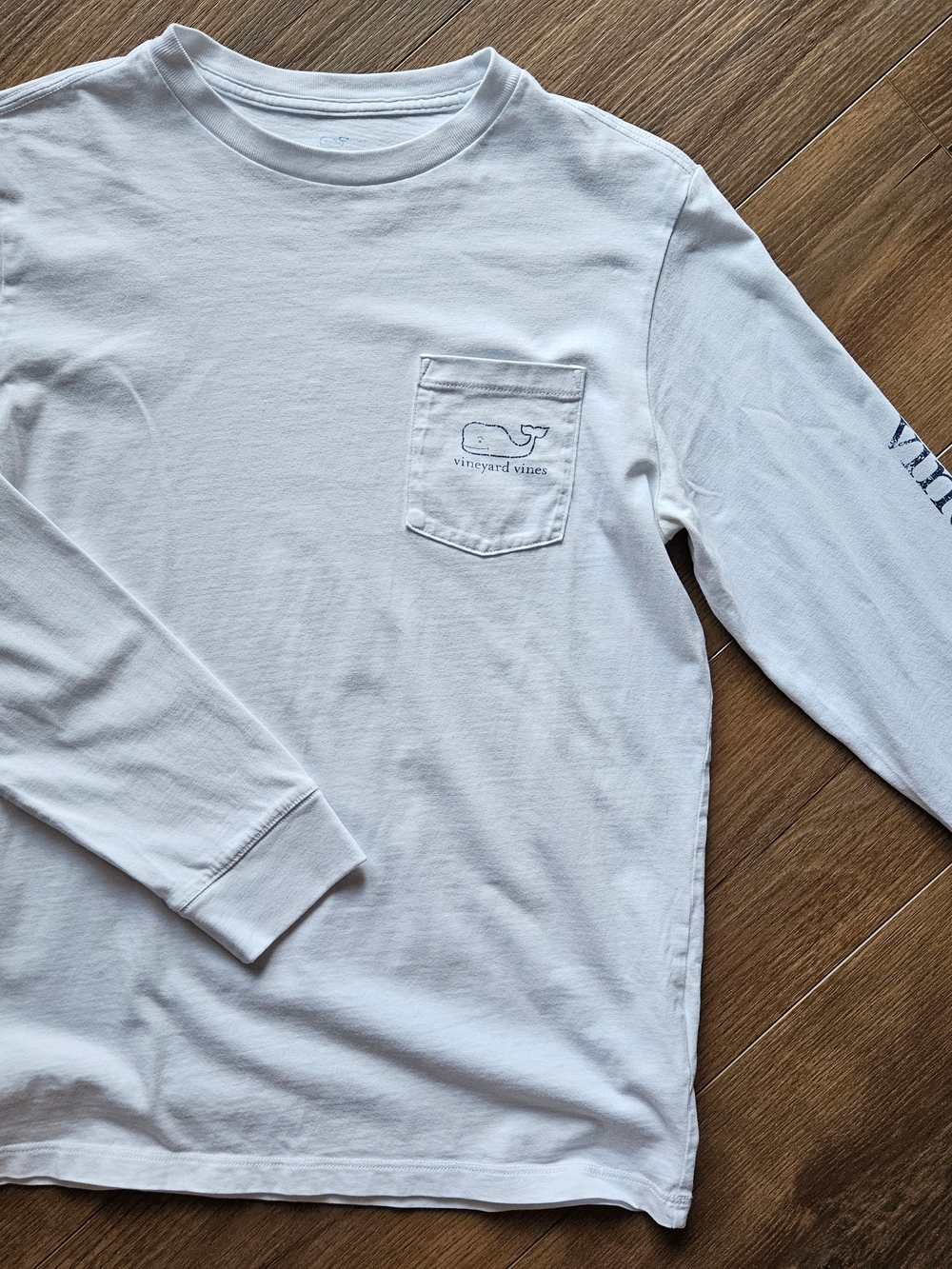 Boys Vineyard Vines White Long-Sleeve Pocket Tee with Navy Whale - Picture 1 of 2